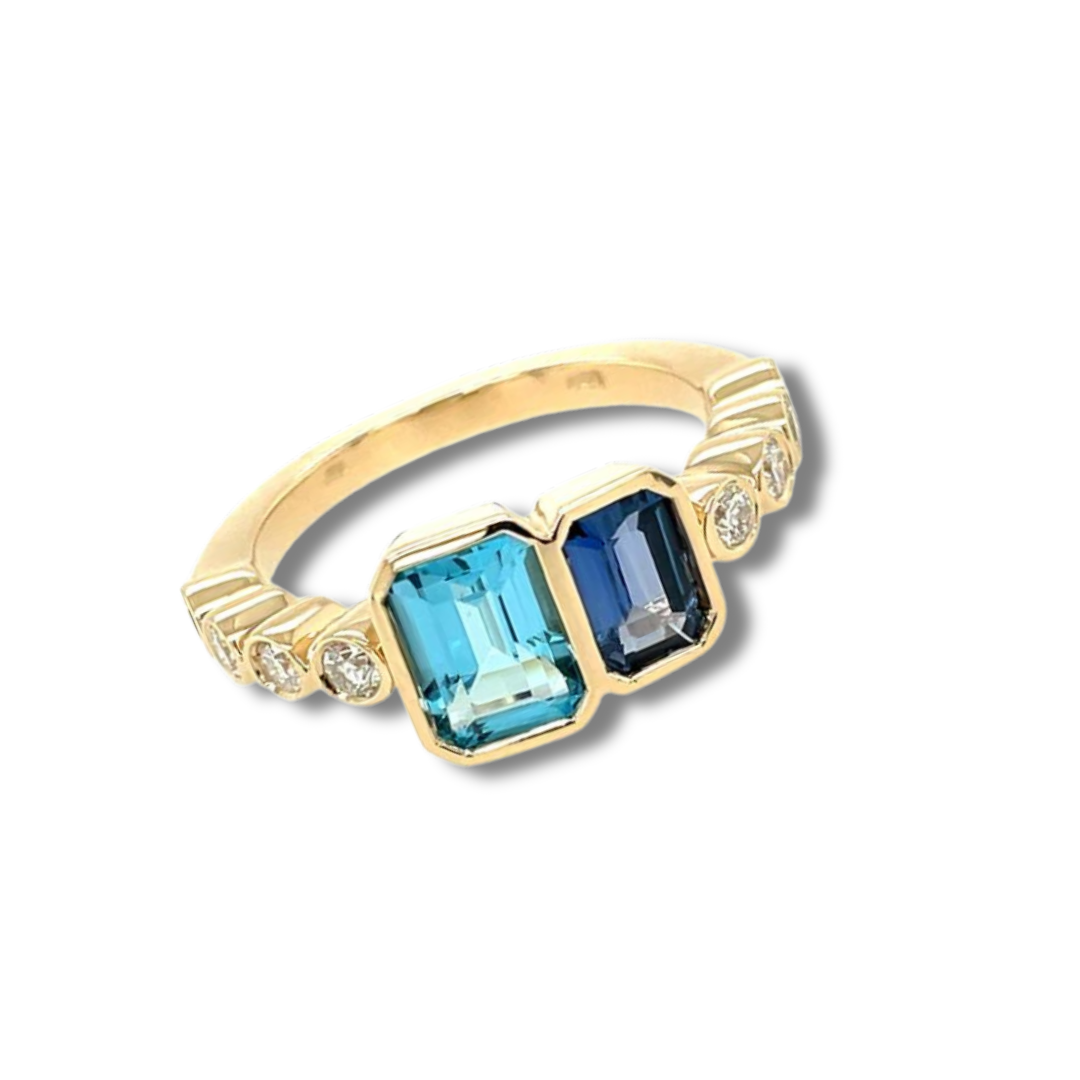 Emerald Cut Toi et Moi Ring