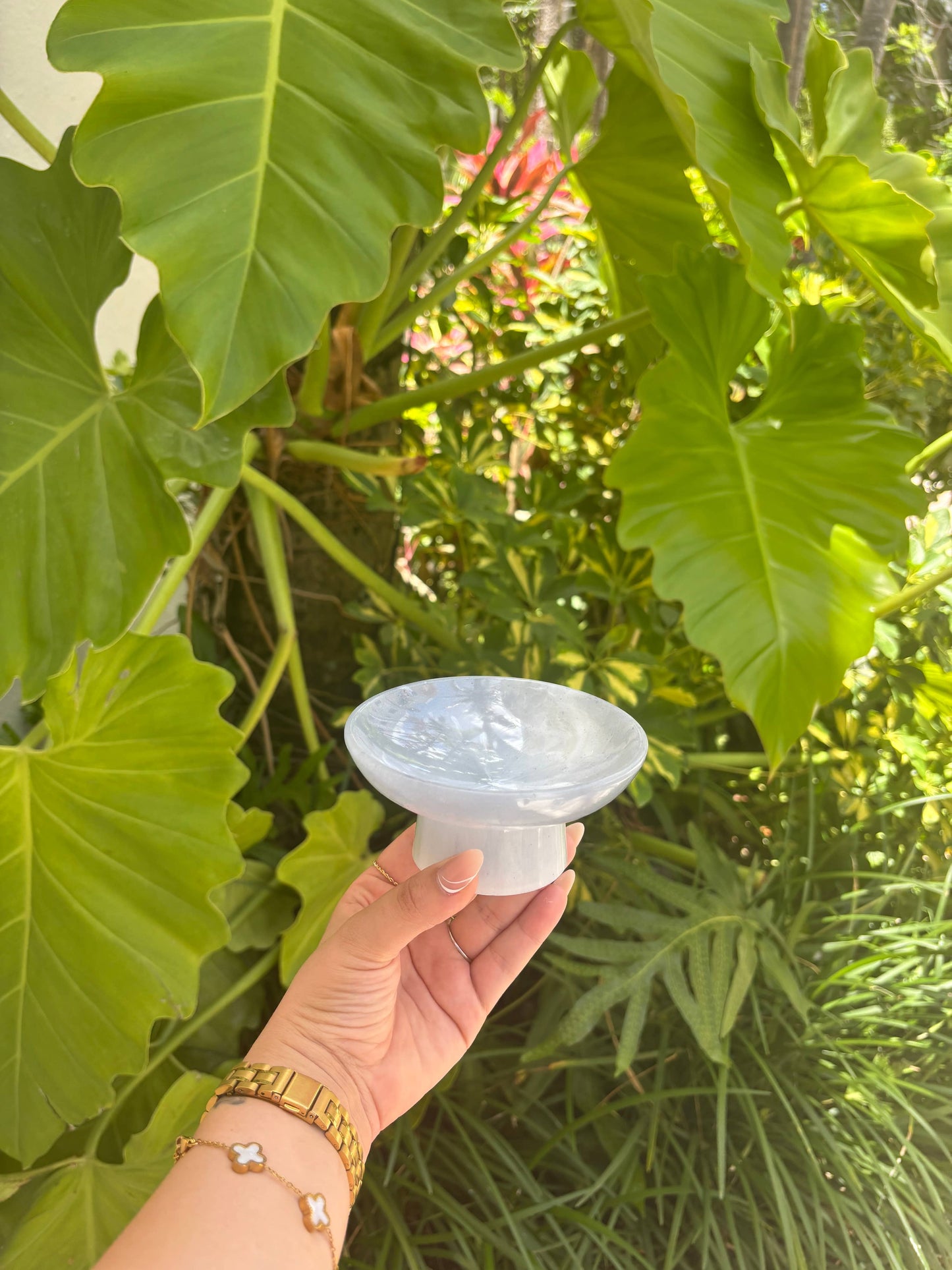 Pia | Resin Pedestal Bowl – Handmade Functional Decor